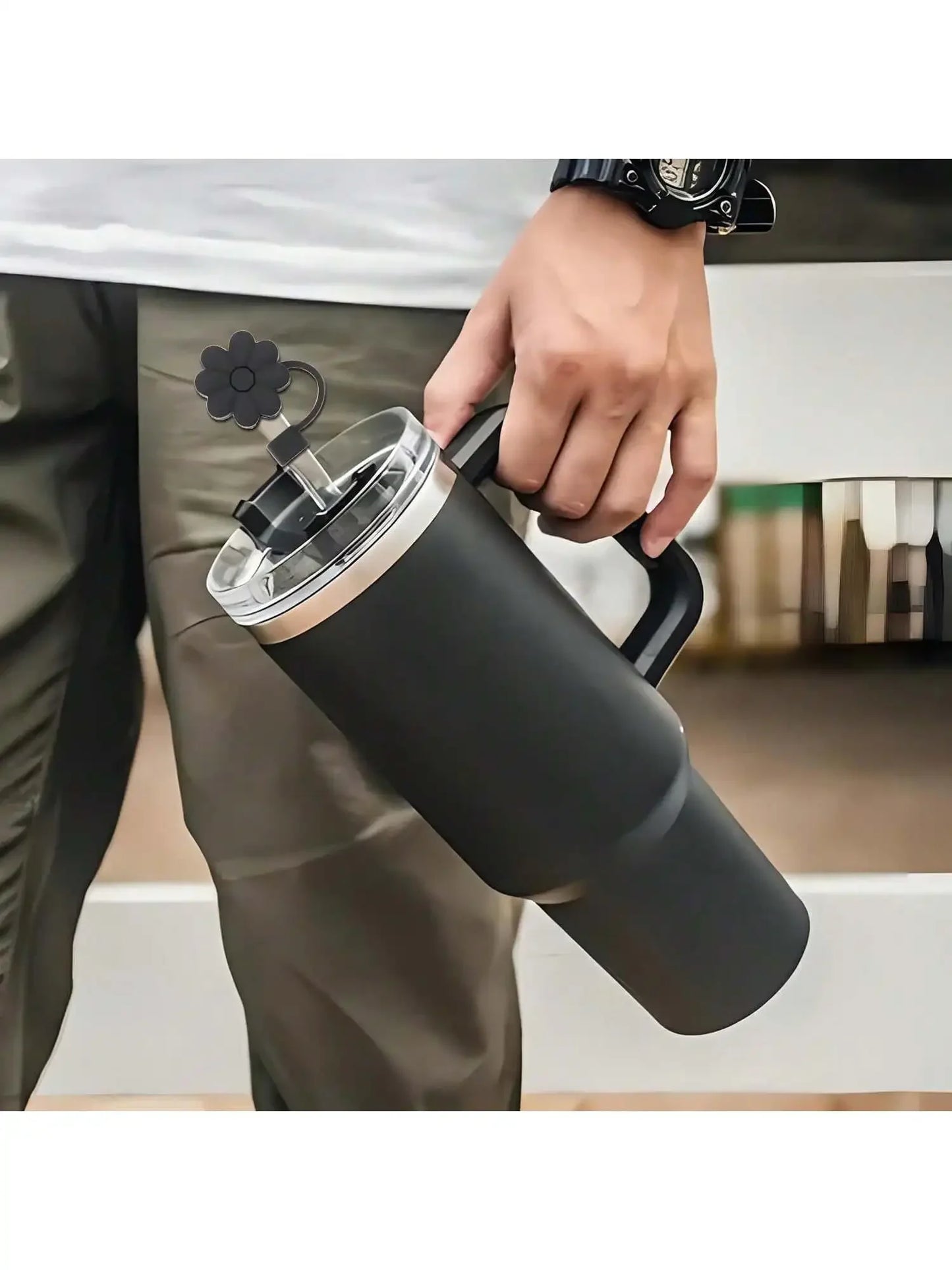 2 Stanley cup accessories, 1 with straw sleeve, suitable for handle rollers of 30 and 40 ounces, 1 Stanley cup initials (black)