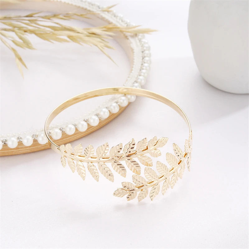 Women's Open Cuff Gold Color Leaf Bangles European Charming Exaggerated Charm Bracelets for Ladies Beach Vacation Hand Jewelry
