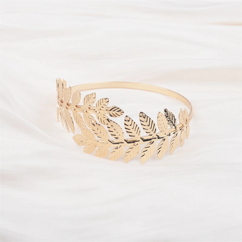 Women's Open Cuff Gold Color Leaf Bangles European Charming Exaggerated Charm Bracelets for Ladies Beach Vacation Hand Jewelry