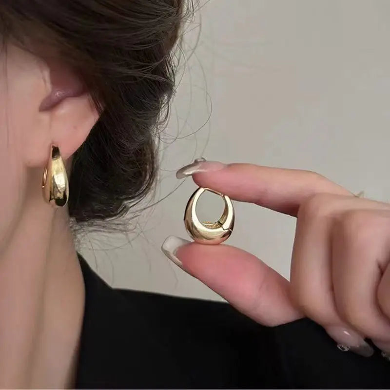 1 pair of geometric hoop earrings – minimalist and elegant, delicate yet versatile, sexy jewelry gift for women.