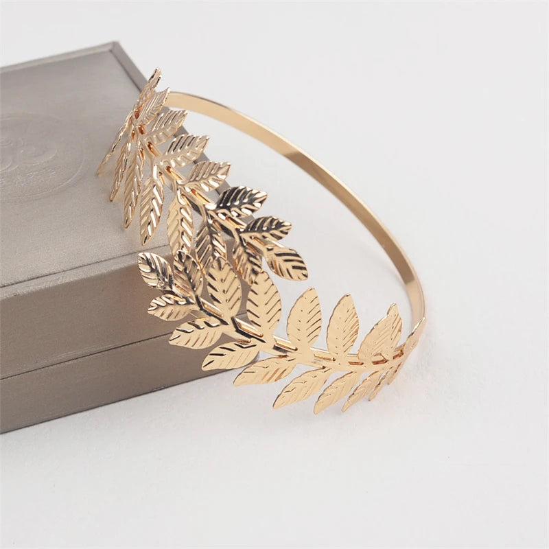 Women's Open Cuff Gold Color Leaf Bangles European Charming Exaggerated Charm Bracelets for Ladies Beach Vacation Hand Jewelry