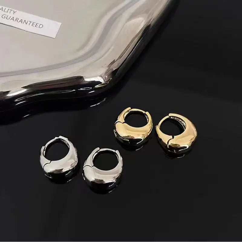 1 pair of geometric hoop earrings – minimalist and elegant, delicate yet versatile, sexy jewelry gift for women.