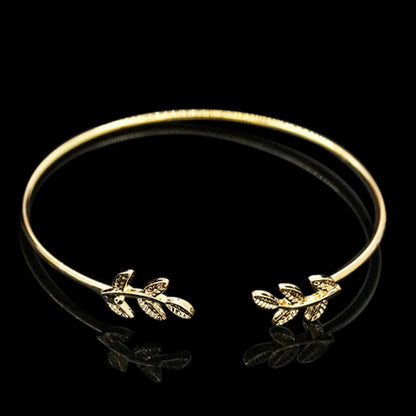 Women's Open Cuff Gold Color Leaf Bangles European Charming Exaggerated Charm Bracelets for Ladies Beach Vacation Hand Jewelry