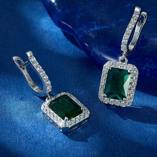 A pair of retro palace style emerald glass s925 sterling silver earrings, suitable for ladies daily, banquet, wedding wear