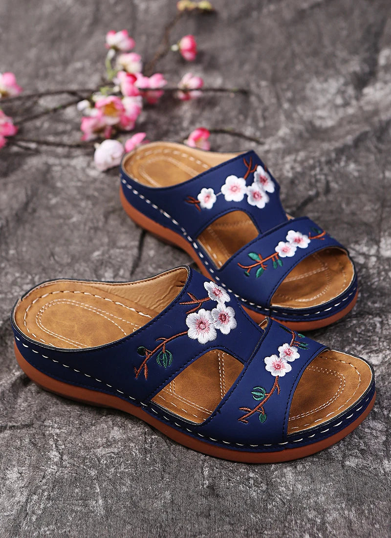 Women Slippers Embroider Flowers Leather Woman Sandals 2023 Outdoor Light Casual Wedges Slippers Slip on Summer Shoes for Women