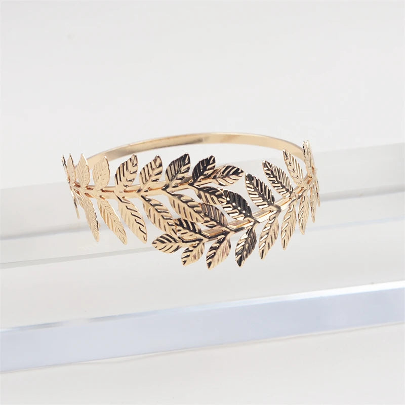 Women's Open Cuff Gold Color Leaf Bangles European Charming Exaggerated Charm Bracelets for Ladies Beach Vacation Hand Jewelry