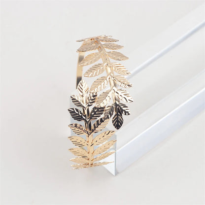 Women's Open Cuff Gold Color Leaf Bangles European Charming Exaggerated Charm Bracelets for Ladies Beach Vacation Hand Jewelry